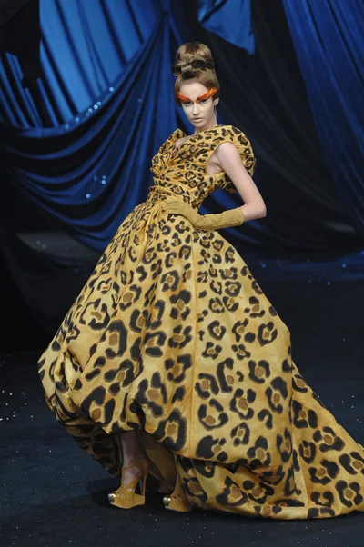 Look 18